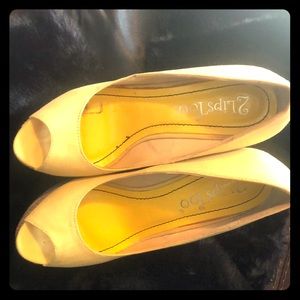 Yellow platform shoe